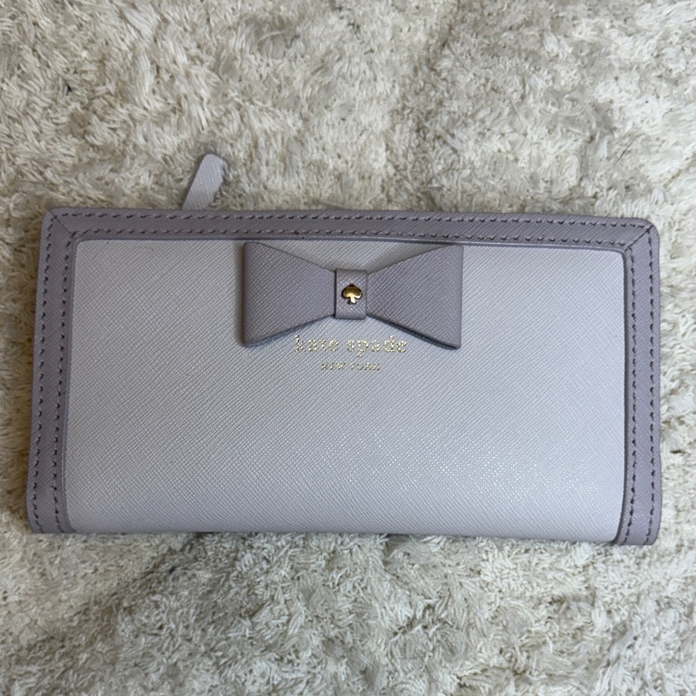 NWOT Kate Spade Light Gray Wallet with Bow Detail